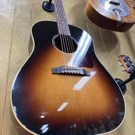 Gibson J45 standard 2024 w/ hardcase (preowned)