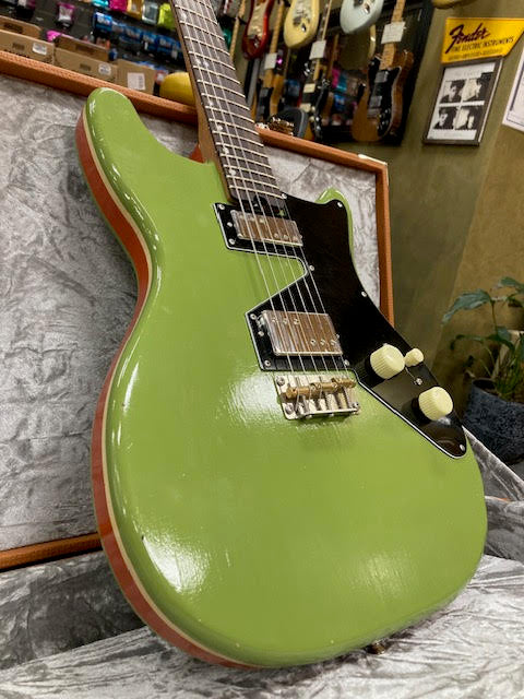 2026 DeluxeTone Cosmopolitan "Super Sonic" w/ hardcase