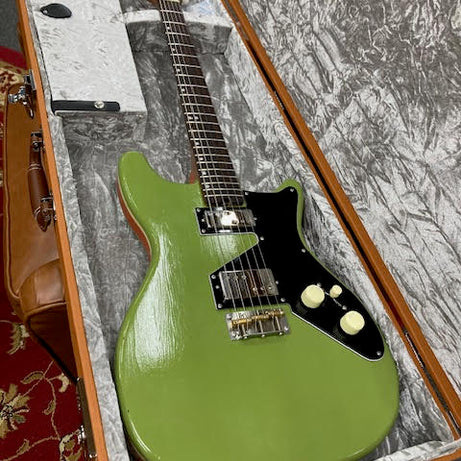 2026 DeluxeTone Cosmopolitan "Super Sonic" w/ hardcase