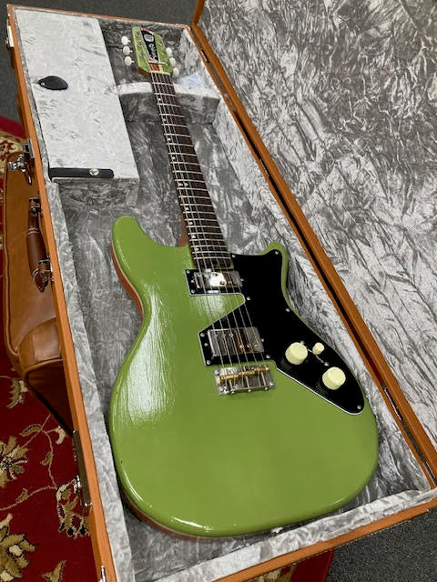 2026 DeluxeTone Cosmopolitan "Super Sonic" w/ hardcase