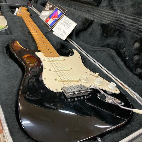 Fender Strat Plus electric guitar - 1 owner Black w/ case