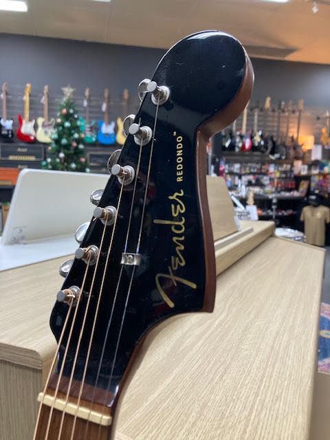 Fender Redondo Acoustic/electric guitar black w/ hardcase (preowned)