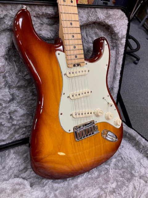 Fender Stratocaster Elite 2016 Sienna Burst w/ hardcase