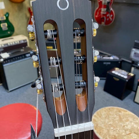 Alura classical guitar w/gigbag