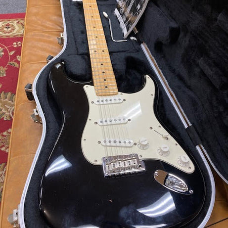Fender Stratocaster 2008 Black Immaculate condition w/ case