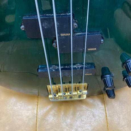 Yamaha Motion B Bass Emerald green w/ hardcase
