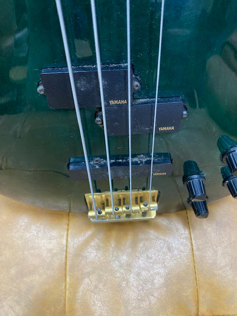 Yamaha Motion B Bass Emerald green w/ hardcase