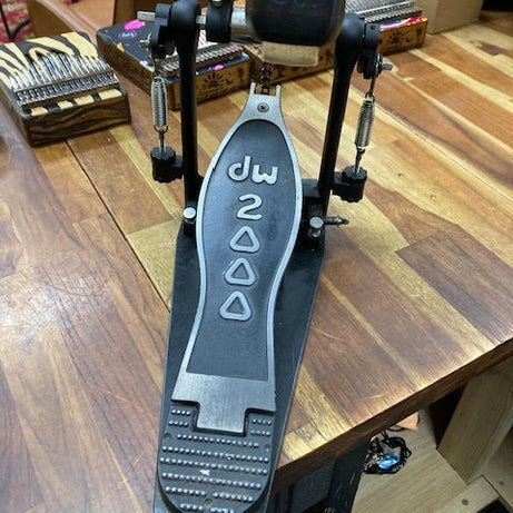 DW2000 single kick pedal