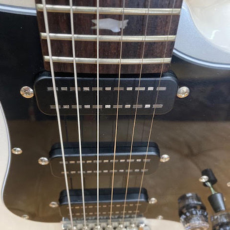 PRS SE NF3 Pearl White w/ gigbag (preowned excellent cond)