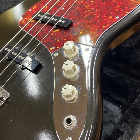 Custom Jazz bass w/ Fender case (preowned)