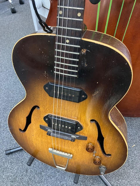 Gibson ES125 1956 hollowbody Guitar w/ mods + case