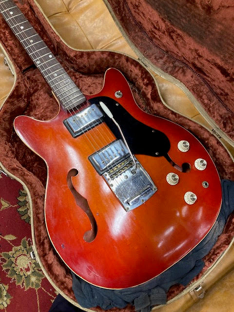 Supro Clermont 1967-8 semi-hollowbody electric guitar w/ case