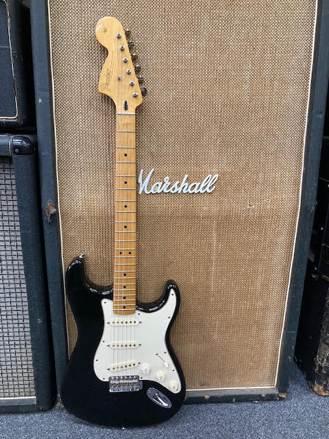 Fender Stratocaster Jimi Hendrix signature Mexico w/ Tweed Fender case