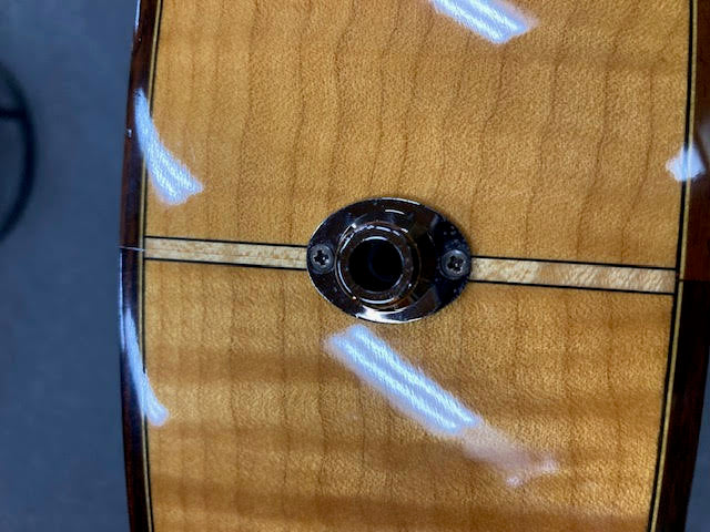 Yamaha NTX900FM Classical Acoustic-Electric Guitar w/Flamed Maple Back (preowned)