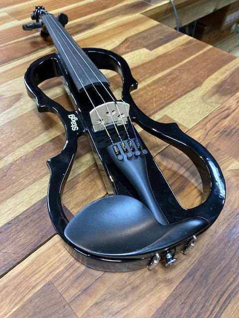 Stagg Electric violin black w case and bow ( preowned )