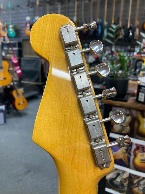 Fender Stratocaster Vintage II 1957RI w/case (preowned)