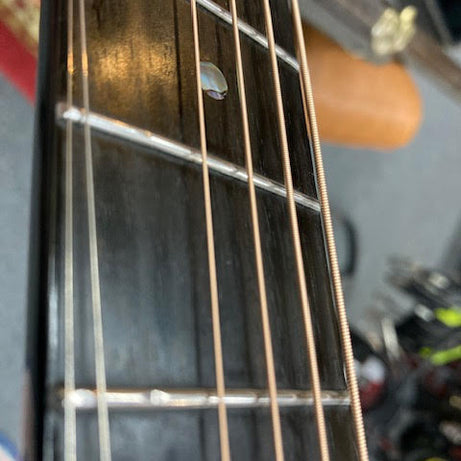 Taylor 710CE 1999 acoustic/electric guitar w/ case