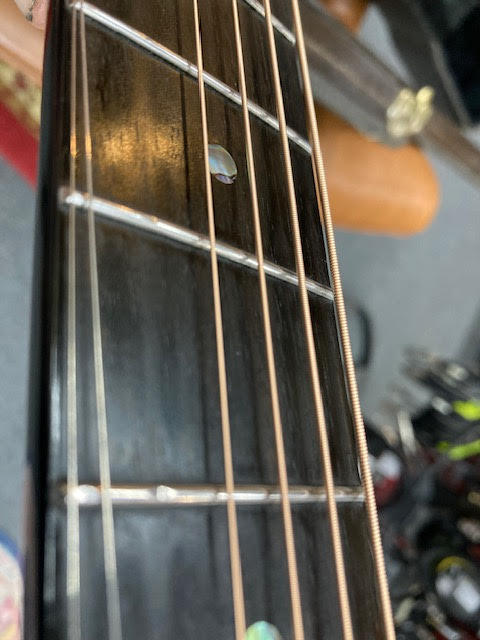 Taylor 710CE 1999 acoustic/electric guitar w/ case