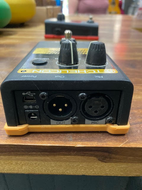 TC Helicon VoiceTone T1 Adaptive Tone & Dynamics Pedal (preowned)