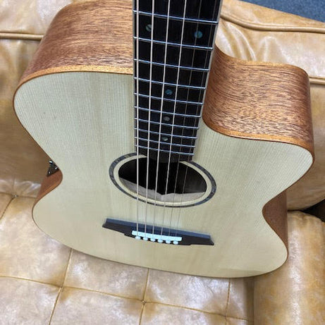 Cole Clark All solid Spruce/Mahogany w/ gigcase Brand New