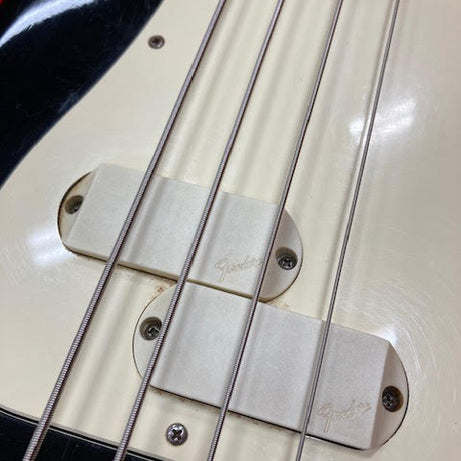 Fender Precision Elite 1983 Vintage Bass guitar w/ Vintage Fender case