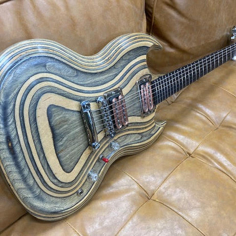 Gibson Zoot 2009 Limited edition  Black and Natural w/ gigbag