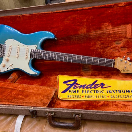 Fender Stratocaster 1962 electric guitar w/ original case - refin