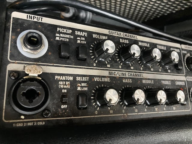 Roland AC-60 acoustic guitar amp (preowned) chorus not working