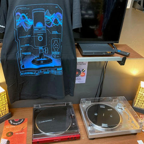 AUDIO TECHNICA TURNTABLE AT-LP120XUSB