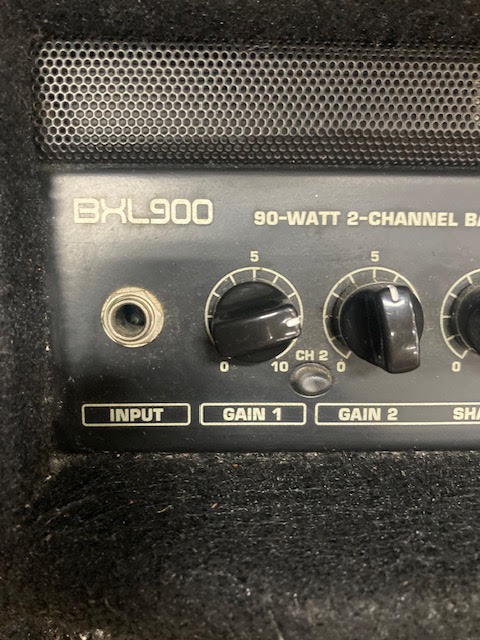 Behringer Bass Amp Ultrabass 900 (prewoned)