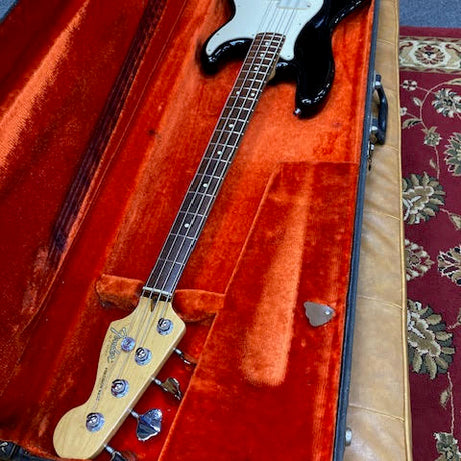 Fender Precision Elite 1983 Vintage Bass guitar w/ Vintage Fender case