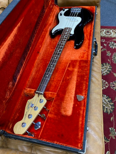 Fender Precision Elite 1983 Vintage Bass guitar w/ Vintage Fender case
