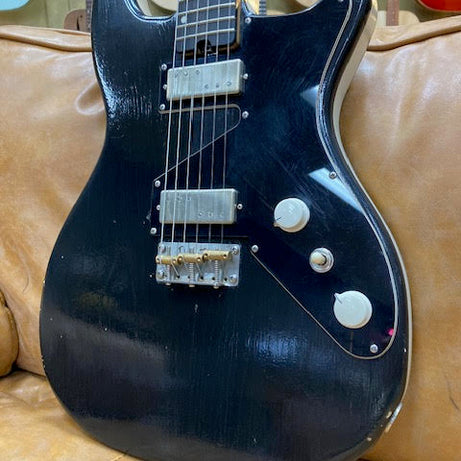 DeluxeTone Cosmopolitan Duo "Sweet Tuxedo" Custom guitar w/ hardcase