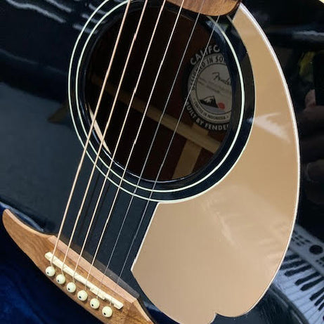 Fender Redondo Acoustic/electric guitar black w/ hardcase (preowned)