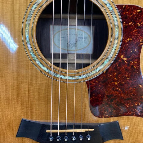 Taylor 710CE 1999 acoustic/electric guitar w/ case