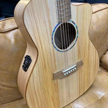 Cole Clark Studio Bunya Maple w/ gigcase