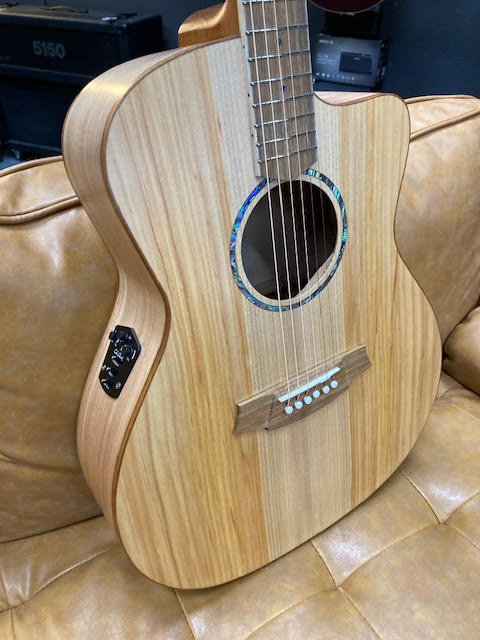 Cole Clark Studio Bunya Maple w/ gigcase