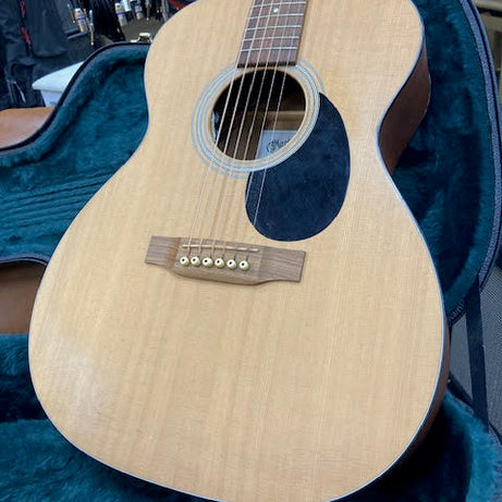 Martin OM-1 acoustic/electric guitar w/case (preowned)