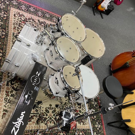 Pearl Export EXX Fusion plus Slipstream White  w/ zildjian cymbals + Bonus 8" Tom