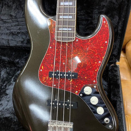 Custom Jazz bass w/ Fender case (preowned)