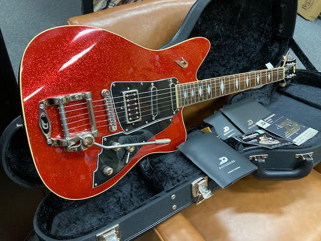 Duesenberg Paloma Red Sparkle electric guitar w/ case (preowned)