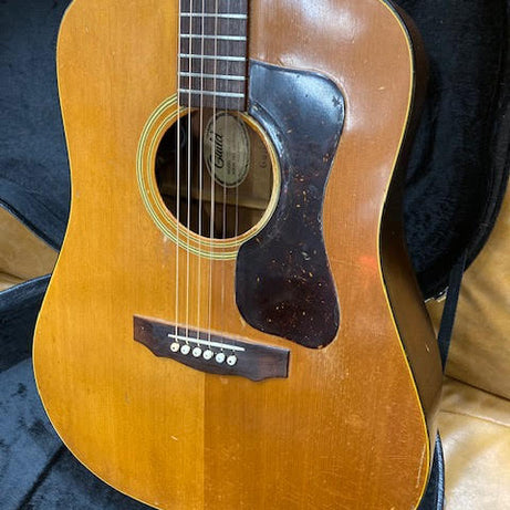 Guild D35 1976 vintage acoustic electric w / case