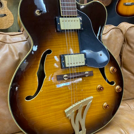 Washburn J-5 Hollowbody 2013 Jazz series (preowned)