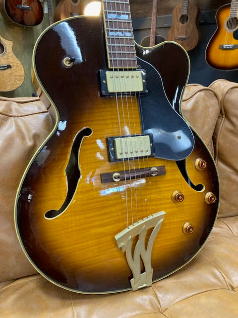 Washburn J-5 Hollowbody 2013 Jazz series (preowned)