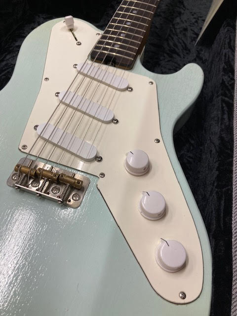 DeluxeTone Radiola Trio "Blue Bird" w/ hard case