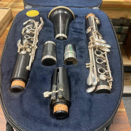 Buffet E13 Clarinet (preowned)