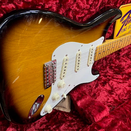 Fender Stratocaster Vintage II 1957RI w/case (preowned)