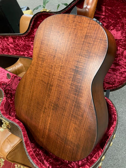 Taylor 327E Grand Pacific acousic/electric guitar w/ case (preowned)