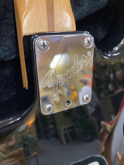 Fender Strat Plus electric guitar - 1 owner Black w/ case