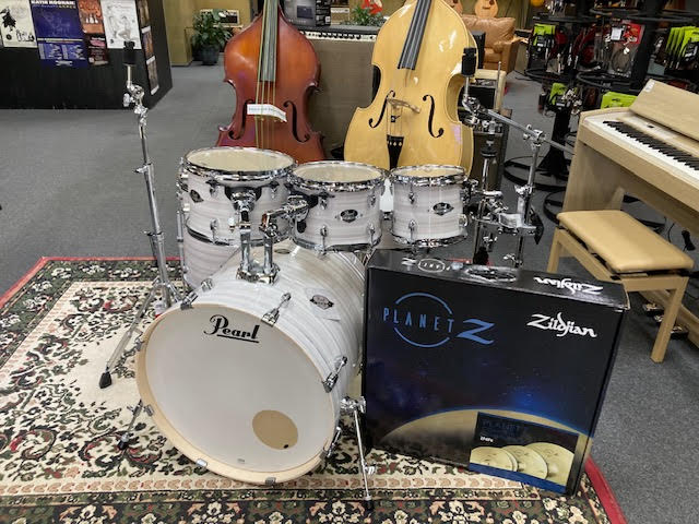 Pearl Export EXX Fusion plus Slipstream White  w/ zildjian cymbals + Bonus 8" Tom